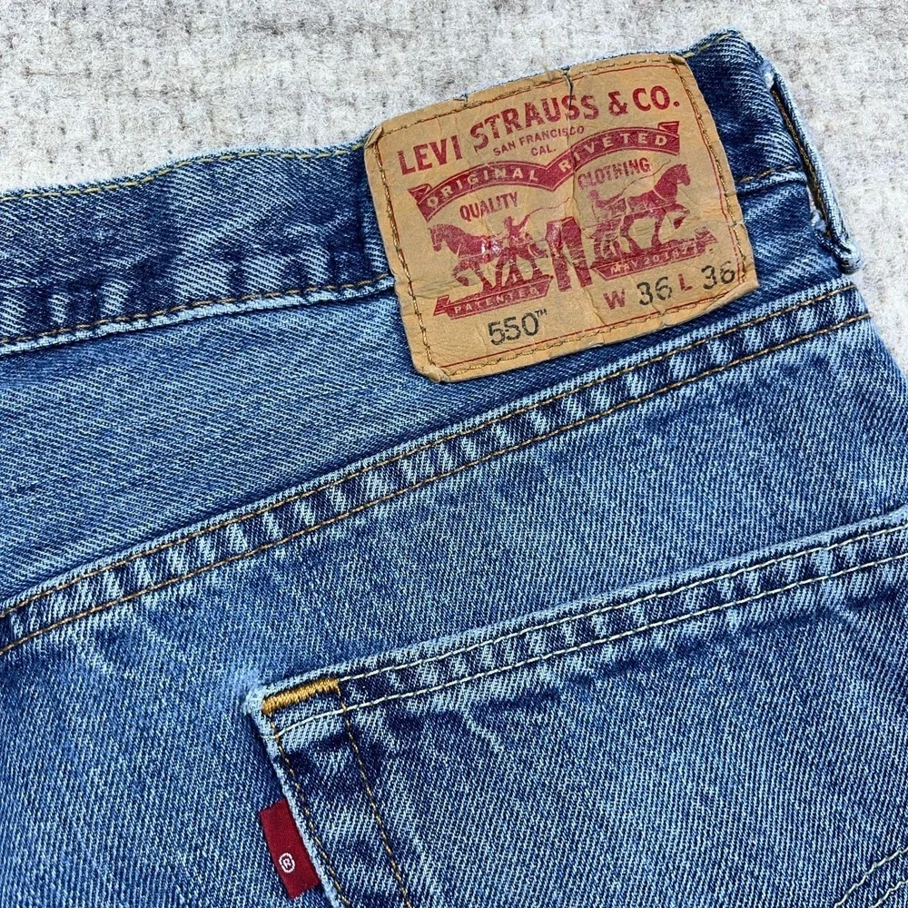 Levis 550 Jeans Men 36x36 Relaxed Fit Straight Leg Med Wash Pants Baggy Work **‎